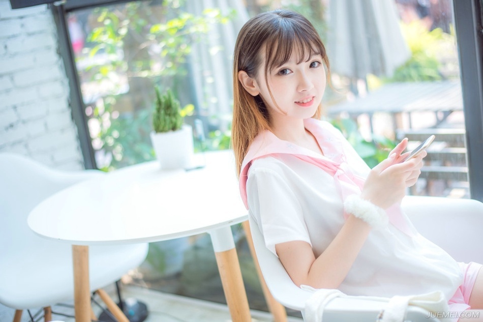 “其实本可以用船只运粮的，若以船队运粮，逆江而上，我军的后勤供应至少在打到江州之前，可保无忧。”马良叹了口气，苦笑道。